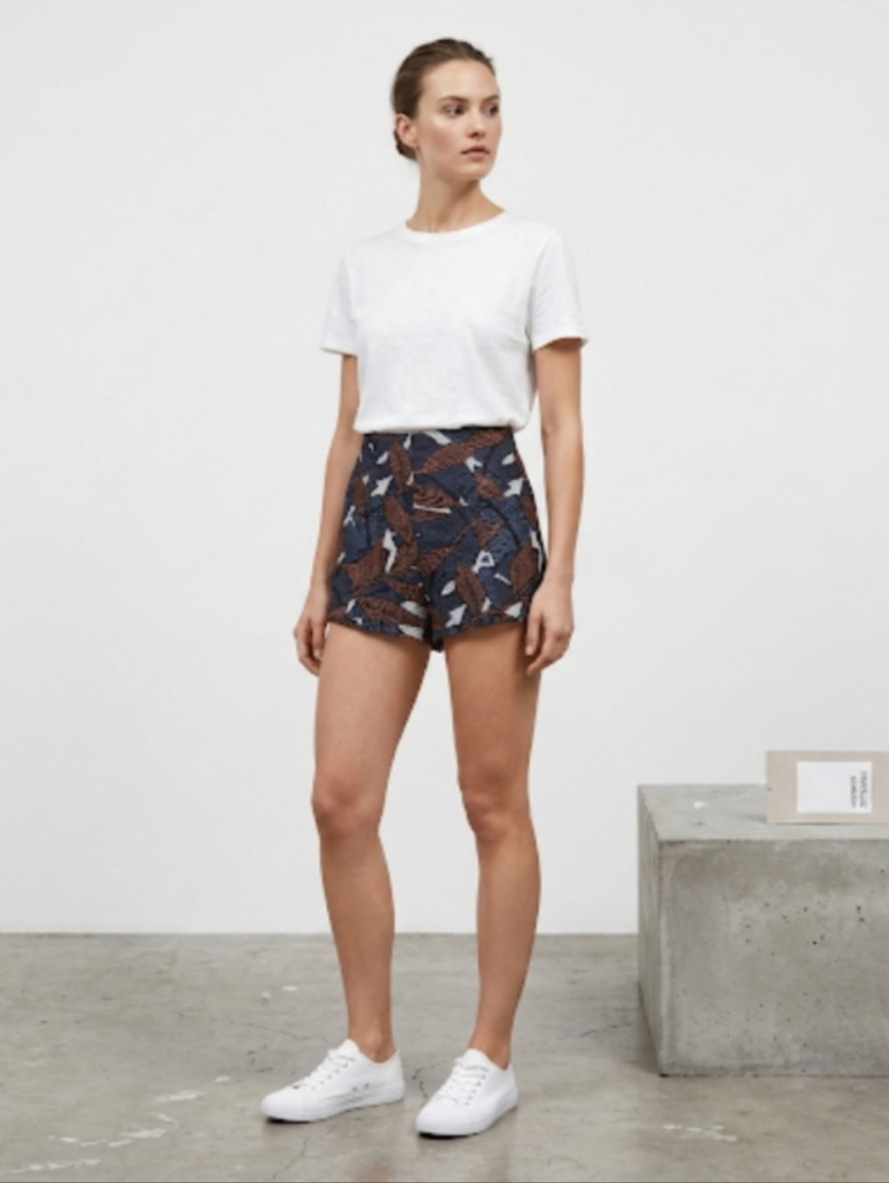 NWT ZARA Trafaluc Mini Shorts Boho Jacquard Leaf Print Women's Size XS